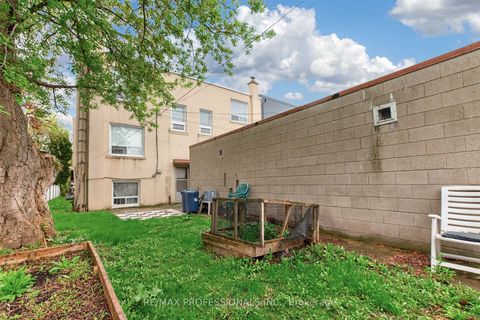 Photo 27 at 132-134 Trowell Avenue, Eglinton West, Toronto