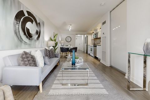 Photo 4 at 727 - 4K Spadina Avenue, Waterfront Communities C1, Toronto