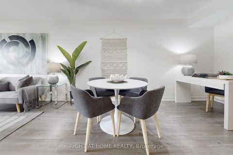 Photo 6 at 727 - 4K Spadina Avenue, Waterfront Communities C1, Toronto