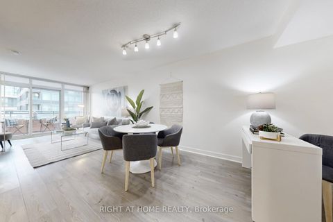 Photo 7 at 727 - 4K Spadina Avenue, Waterfront Communities C1, Toronto