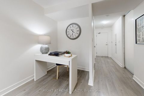 Photo 16 at 727 - 4K Spadina Avenue, Waterfront Communities C1, Toronto