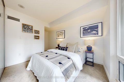 Photo 18 at 727 - 4K Spadina Avenue, Waterfront Communities C1, Toronto