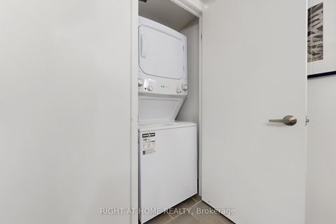 Photo 29 at 727 - 4K Spadina Avenue, Waterfront Communities C1, Toronto
