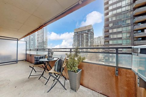 Photo 31 at 727 - 4K Spadina Avenue, Waterfront Communities C1, Toronto
