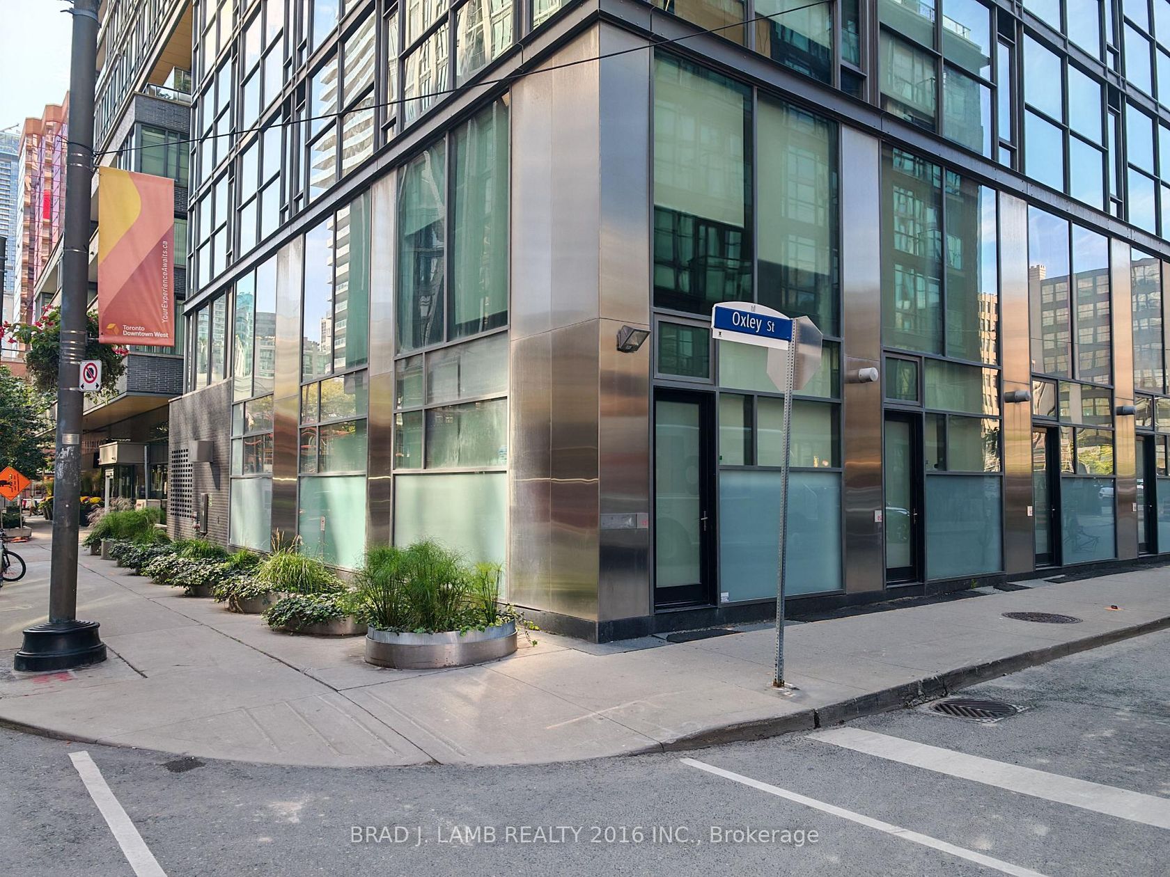 TH1 - 25 Oxley Street, Waterfront Communities C1, Toronto 