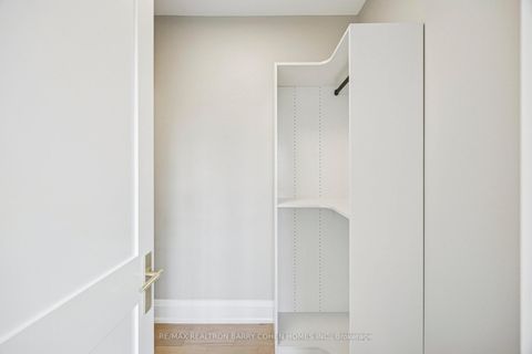 Photo 31 at 1 Lynnhaven Road, Lawrence, Toronto