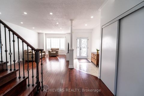 Photo 6 at 19 Thrushwood Drive, 400 West, Barrie