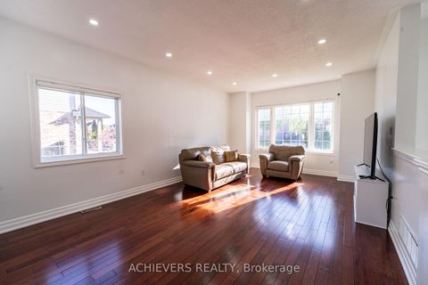 Photo 8 at 19 Thrushwood Drive, 400 West, Barrie