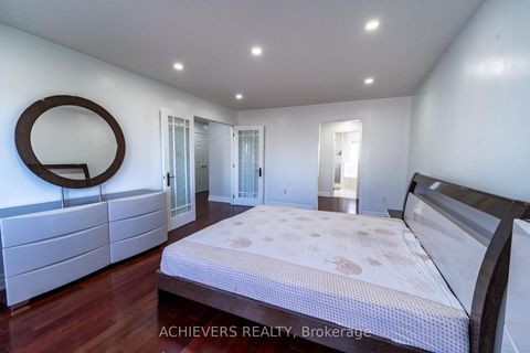 Photo 24 at 19 Thrushwood Drive, 400 West, Barrie