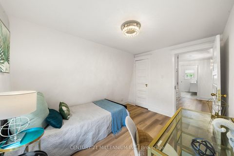 Photo 36 at 134 Helendale Avenue, Eglinton, Toronto