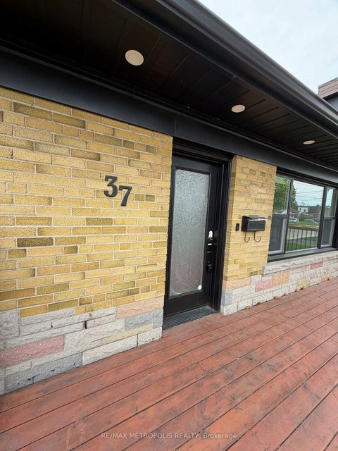 Photo 3 at 37 Lynvalley Crescent, Maryvale, Toronto