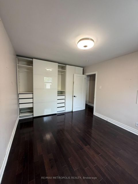 Photo 11 at 37 Lynvalley Crescent, Maryvale, Toronto