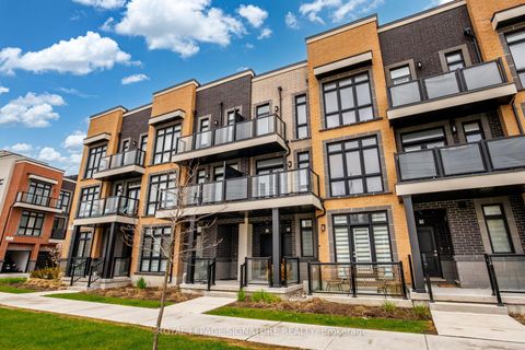 Photo 2 at 9 - 12860 Yonge Street, Oak Ridges, Richmond Hill