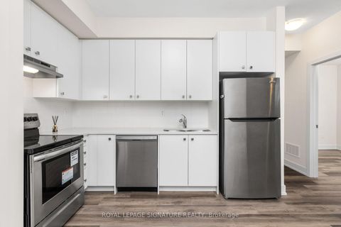 Photo 5 at 9 - 12860 Yonge Street, Oak Ridges, Richmond Hill