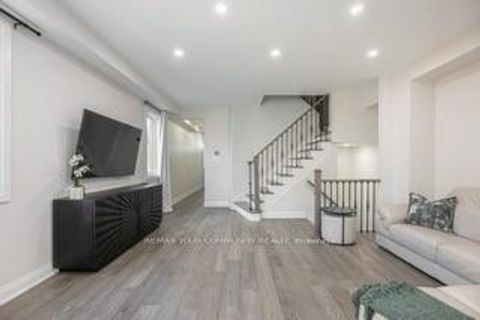 Photo 7 at 65 Bristlewood Crescent, Patterson, Vaughan