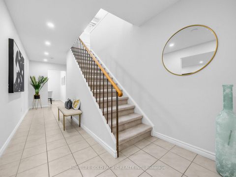 Photo 2 at 10 O'Shea Crescent, Don Valley Village, Toronto
