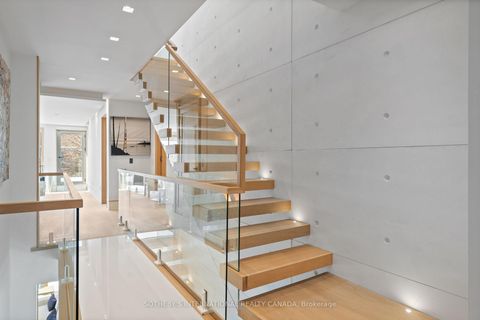 Photo 4 at 210 Glenayr Road, Forest Hill South, Toronto