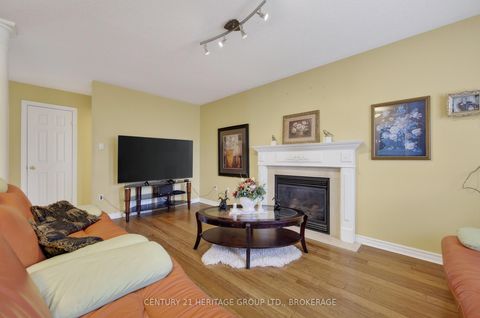 Photo 11 at 30 Lang Drive, Northwest, Barrie