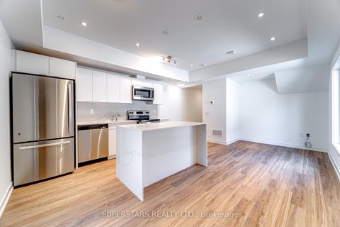 Photo 3 at 31 Calamint Lane, L'Amoreaux, Toronto