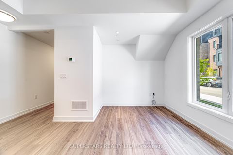 Photo 8 at 31 Calamint Lane, L'Amoreaux, Toronto