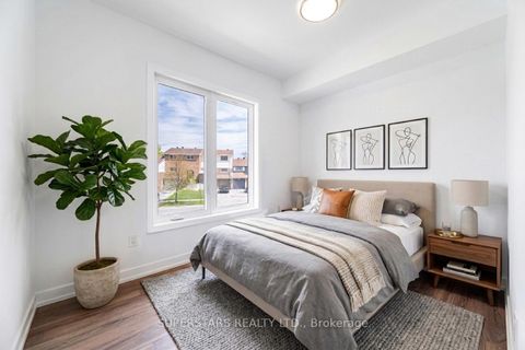 Photo 10 at 31 Calamint Lane, L'Amoreaux, Toronto