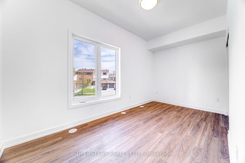 Photo 11 at 31 Calamint Lane, L'Amoreaux, Toronto