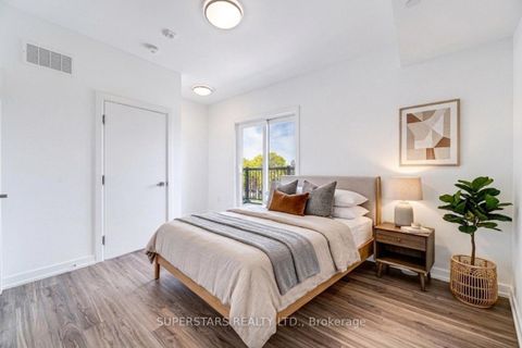 Photo 20 at 31 Calamint Lane, L'Amoreaux, Toronto