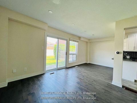 Photo 4 at 11 - 50 Blackwell Avenue, Malvern, Toronto
