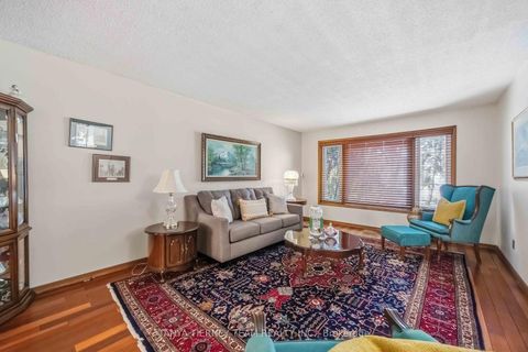 Photo 4 at 575 Park Crescent, West Shore, Pickering