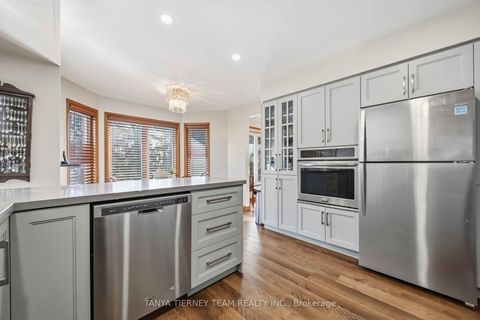 Photo 18 at 575 Park Crescent, West Shore, Pickering