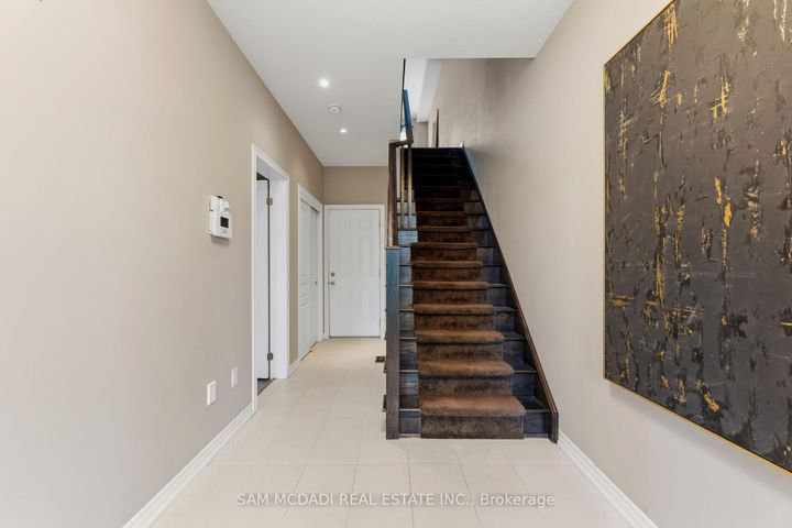 Photo 2 at 9 - 215 Dundas Street E, Waterdown, Hamilton