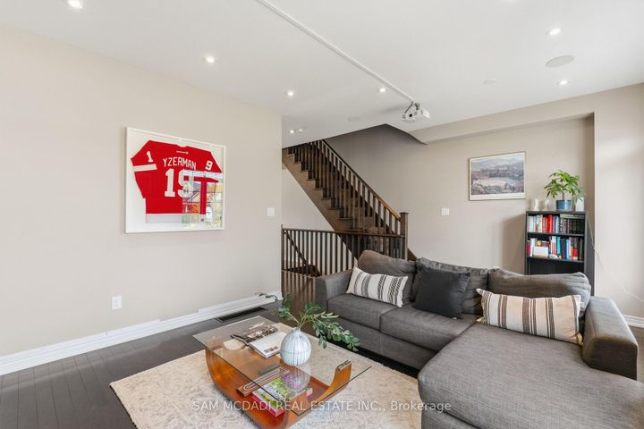 Photo 5 at 9 - 215 Dundas Street E, Waterdown, Hamilton