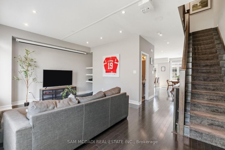 Photo 6 at 9 - 215 Dundas Street E, Waterdown, Hamilton
