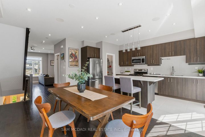 Photo 8 at 9 - 215 Dundas Street E, Waterdown, Hamilton