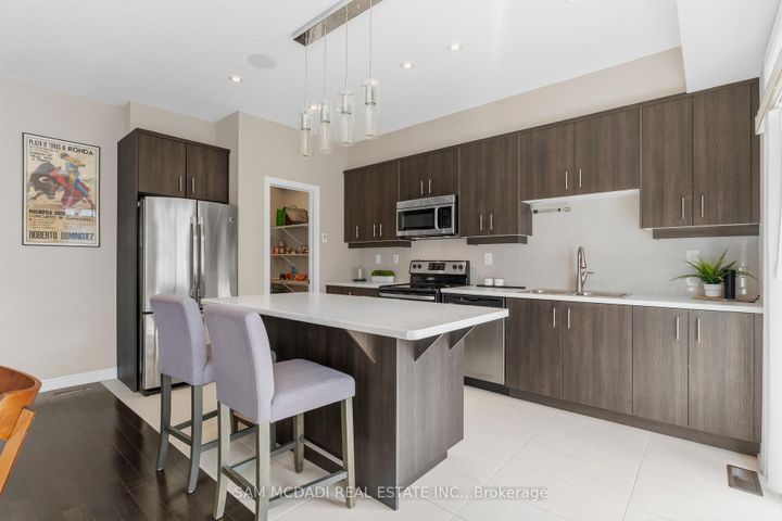 Photo 9 at 9 - 215 Dundas Street E, Waterdown, Hamilton