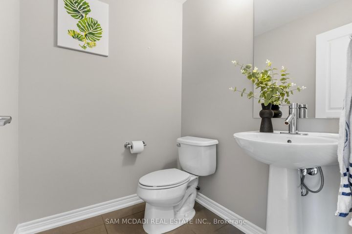 Photo 15 at 9 - 215 Dundas Street E, Waterdown, Hamilton