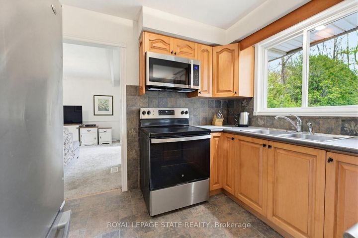 Photo 14 at 10 Huisman Lane, Rural Flamborough, Hamilton