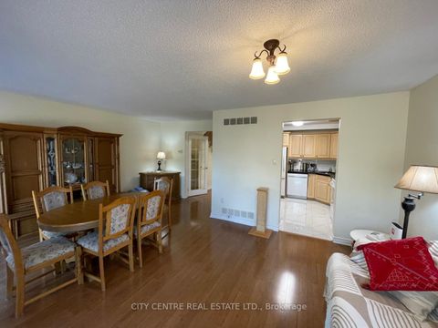 Photo 5 at 79 Tamarack Circle, The Westway, Toronto