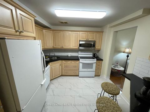 Photo 8 at 79 Tamarack Circle, The Westway, Toronto
