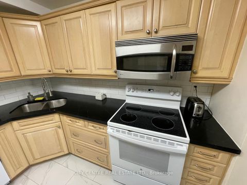 Photo 11 at 79 Tamarack Circle, The Westway, Toronto