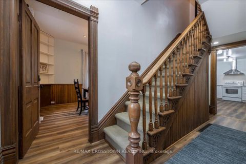 Photo 4 at 49 Park Street, Queen's Park, Barrie