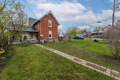 Photo 29 at 49 Park Street, Queen's Park, Barrie
