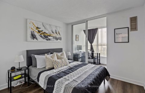 Photo 8 at 311 - 330 Mccowan Road, Eglinton East, Toronto
