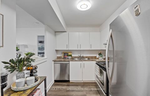 Photo 13 at 311 - 330 Mccowan Road, Eglinton East, Toronto