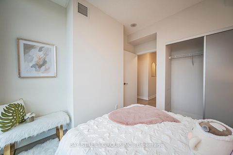 Photo 10 at 1502 - 30 Nelson Street, Waterfront Communities C1, Toronto
