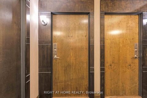 Photo 6 at 603 - 33 Bay Street, Waterfront Communities C1, Toronto