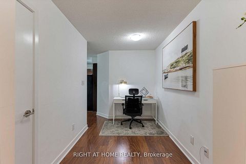 Photo 9 at 603 - 33 Bay Street, Waterfront Communities C1, Toronto