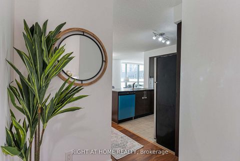 Photo 13 at 603 - 33 Bay Street, Waterfront Communities C1, Toronto