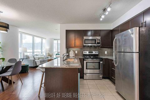 Photo 14 at 603 - 33 Bay Street, Waterfront Communities C1, Toronto