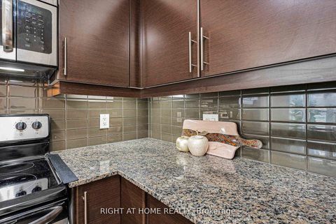 Photo 15 at 603 - 33 Bay Street, Waterfront Communities C1, Toronto